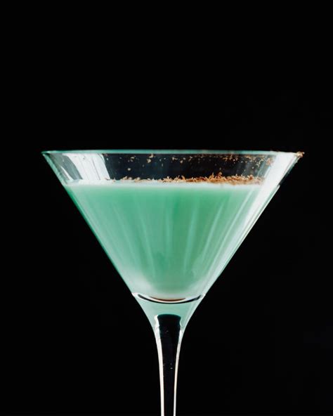 the-grasshopper-drink-classic-cocktail-a-couple image