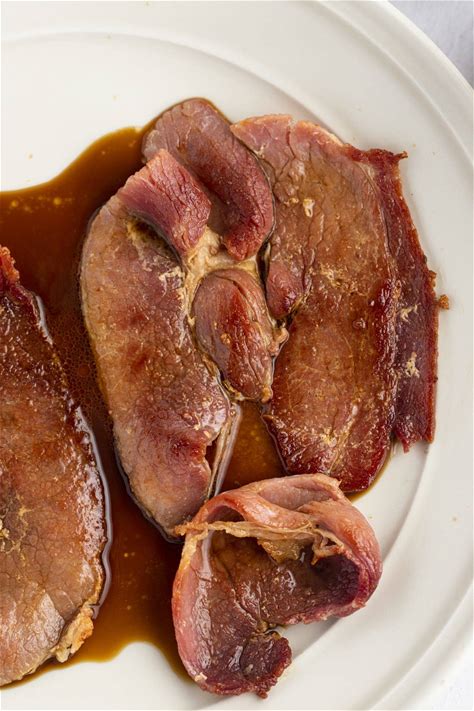 red-eye-gravy-with-country-ham-40-aprons image