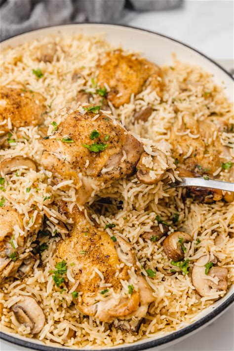 one-pot-chicken-and-rice-with-mushrooms-the image