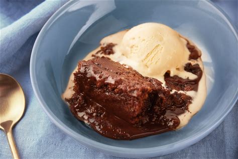 hot-fudge-pudding-cake-recipe-hersheyland image