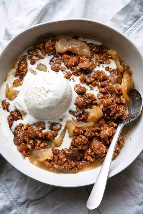 easy-apple-crisp-recipe-the-very-best-foodtasia image