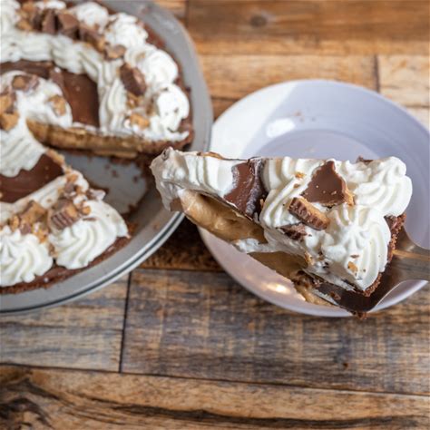 no-bake-peanut-butter-pie-with-chocolate-ganache image
