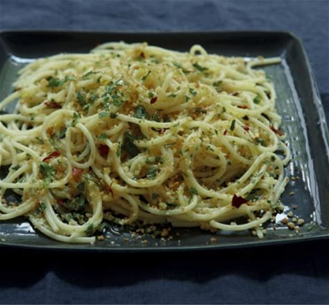 spaghetti-with-lemon-garlic-and-breadcrumbs image