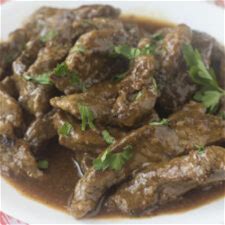 how-to-make-quick-beef-in-gravy-thecookful image