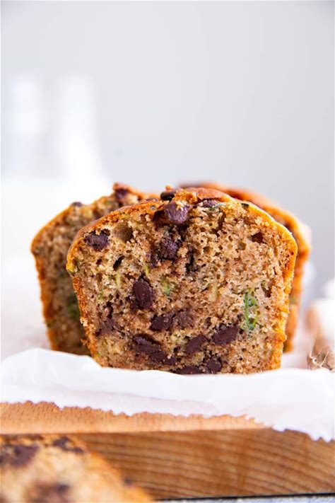 healthy-chocolate-chip-zucchini-bread-the image