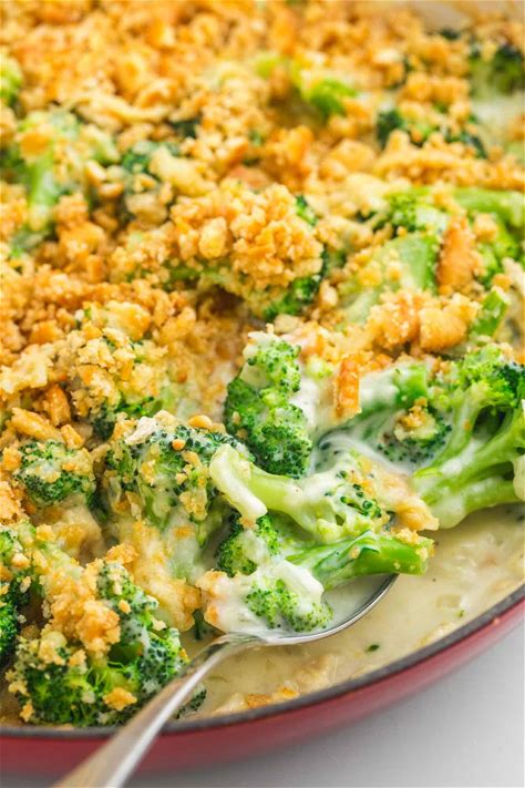 creamy-broccoli-casserole-with-ritz-cracker-topping image