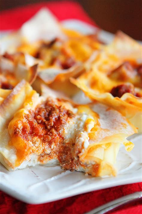 lasagna-cupcakes-easy-homemade-lasagna-bites image