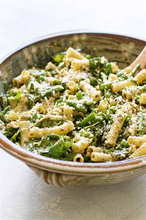 pesto-pasta-salad-easy-30-minute-recipe-girl-gone image