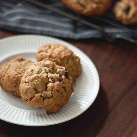 old-fashioned-oatmeal-raisin-cookies-with image
