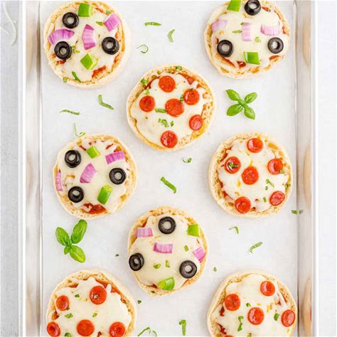 english-muffin-pizzas-rachel-cooks image