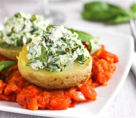 spinach-and-ricotta-stuffed-potatoes-with-tomato image