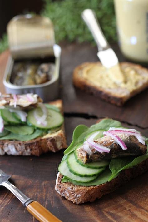 sardine-sandwich-the-easiest-sandwich-ever-livebest image