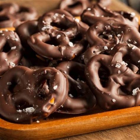 chocolate-covered-pretzels-recipe-recipefairycom image