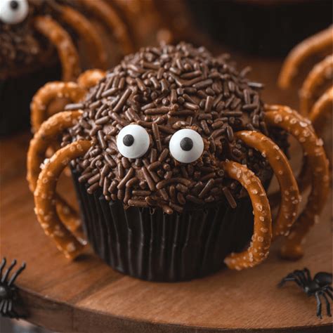 easy-spider-cupcakes-l-the-first-year-blog image