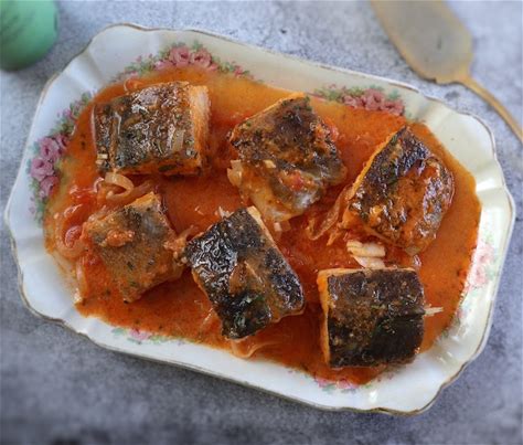 cod-in-tomato-sauce-recipe-food-from-portugal image