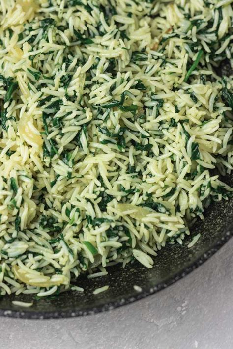 easy-spinach-rice-recipe-spanakorizo-the-dinner-bite image