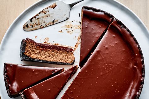 chocolate-cheesecake-creamy-chocolatey-kitchn image