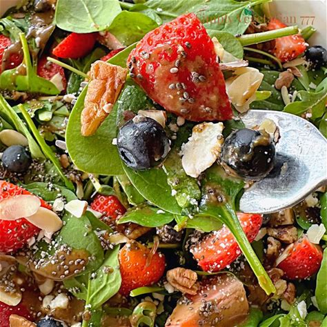 easy-spinach-strawberry-salad image