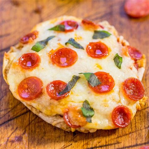 easy-mini-pizzas-english-muffin-pizzas-averie-cooks image