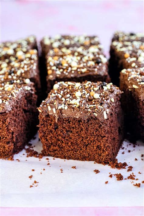 chocolate-school-cake-supergolden-bakes image