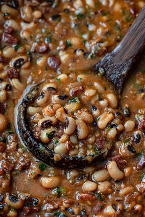 black-eyed-peas-recipe-with-bacon-and-sausage image