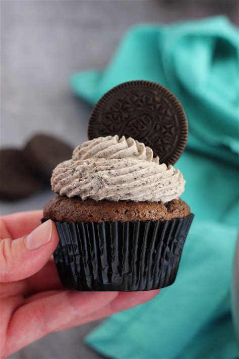 the-best-cookies-and-cream-cupcakes-one-sweet image