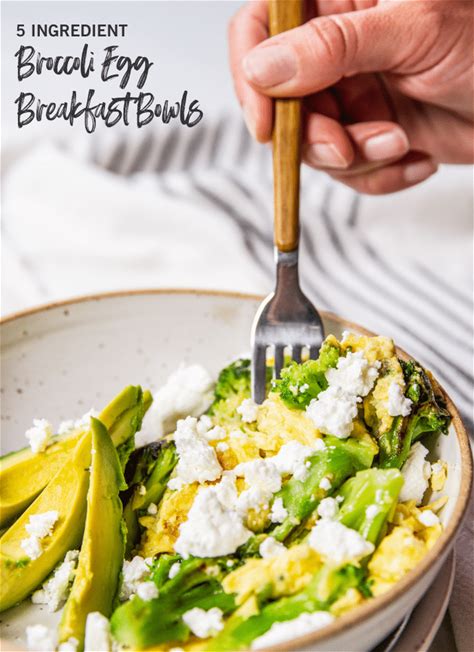 5-ingredient-broccoli-egg-breakfast-bowls image