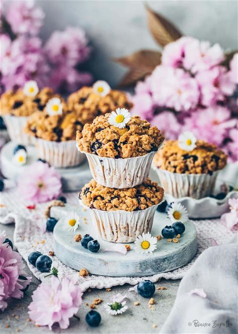 vegan-blueberry-muffins-with-crumble-topping image