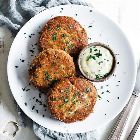 homemade-maryland-crab-cakes-recipe-chef-billy image