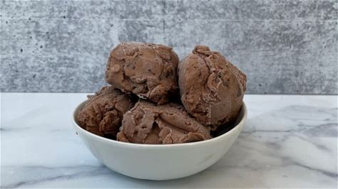 chocolate-toffee-crunch-ice-cream-ninja-test image