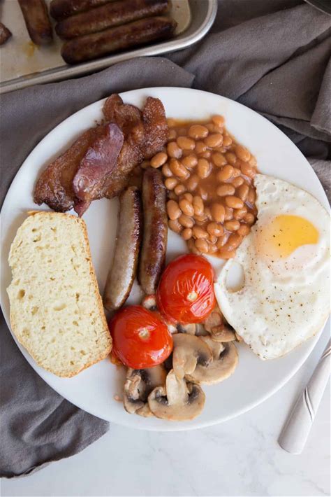 traditional-full-irish-breakfast-recipe-wanderzest image