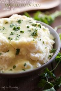 garlic-parmesan-mashed-potatoes-and-gravy-chef-in image