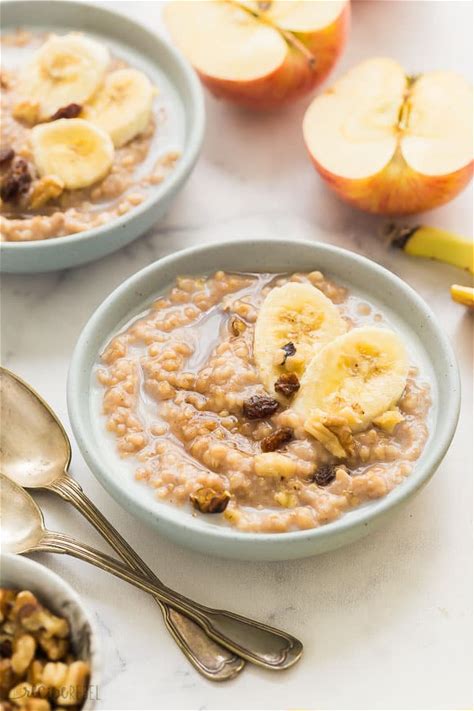 slow-cooker-oatmeal-rolled-or-steel-cut-oats-the image