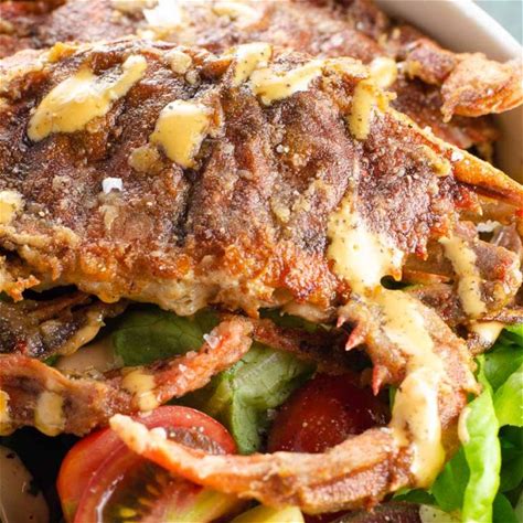 soft-shell-crab-recipe-with-salad-and-spicy-sauce image