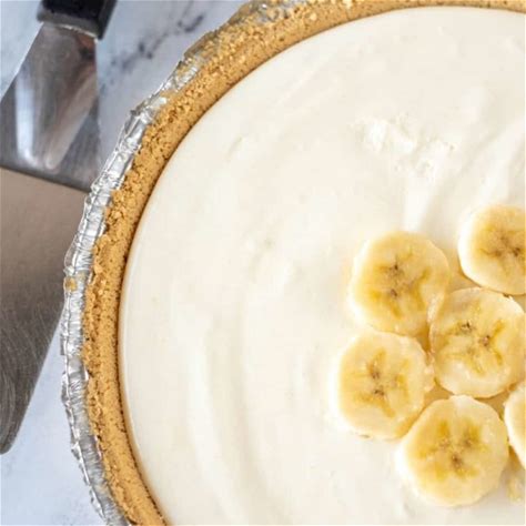 easy-no-bake-banana-pudding-pie-feast-for-a-fraction image