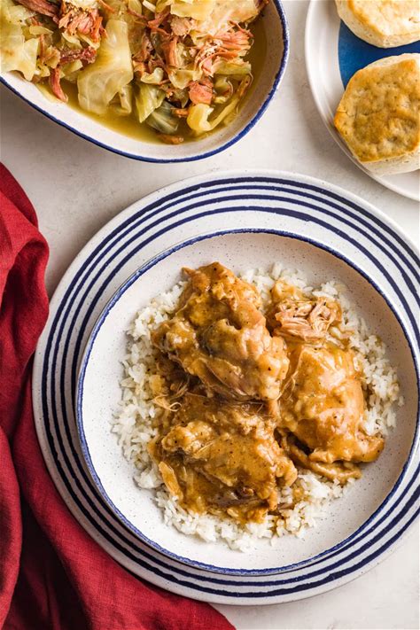 southern-smothered-chicken-and-gravy-cooks-with image