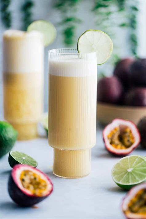 passion-fruit-gin-fizz-emily-laurae image