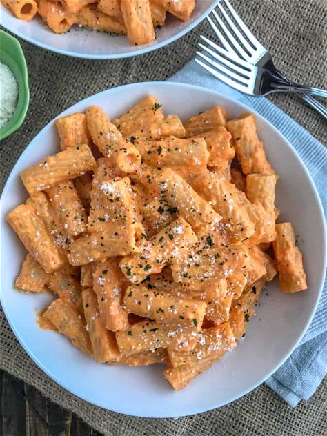 roasted-red-pepper-rigatoni-with-peanut-butter-on image