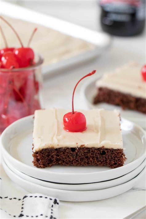 root-beer-float-sheet-cake-simply-stacie image