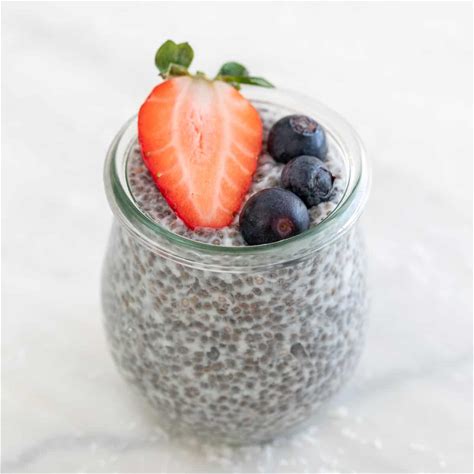 how-to-make-chia-pudding-4-ingredients-simple image