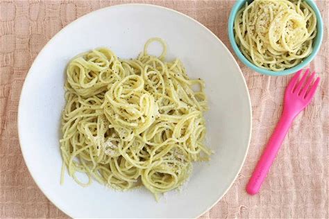 easy-avocado-pasta-yummy-toddler-food image