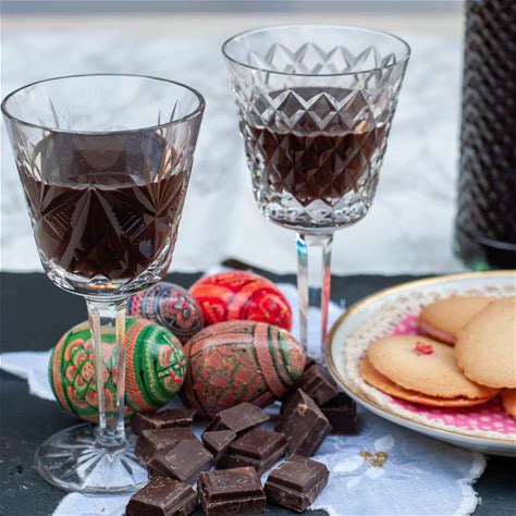 homemade-chocolate-liqueur-recipe-your image