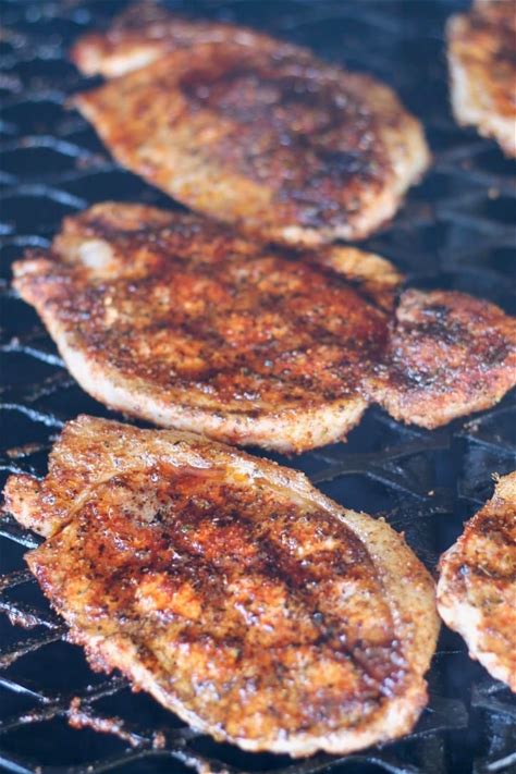 blackened-pork-chops-video-miss-in-the-kitchen image
