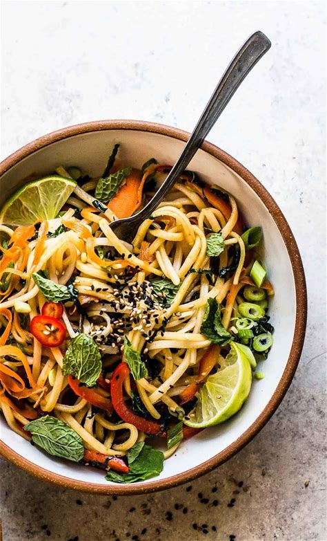 30-minute-vegan-sesame-thai-rice-noodles image
