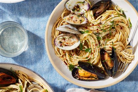 garlicky-white-wine-spaghetti-with-mussels-and image