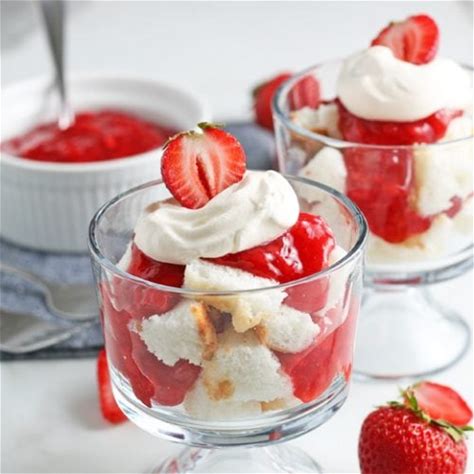 best-angel-food-strawberry-parfaits-mini-strawberry image