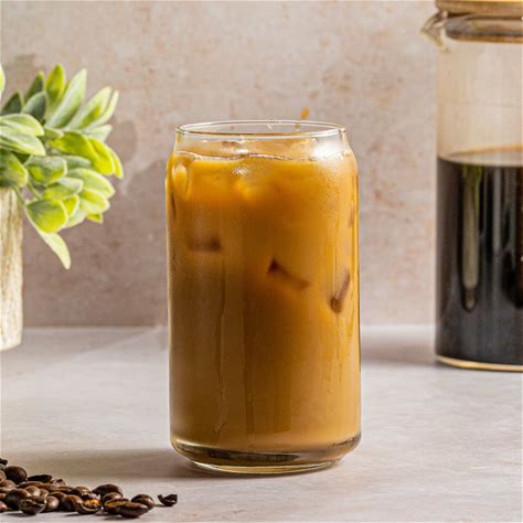 iced-vanilla-coffee-recipe-zero-calorie-sweetener image