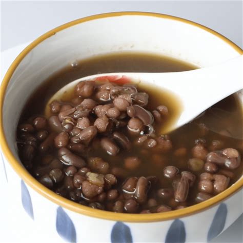 red-bean-barley-soup-the-definitive-guide-miss image
