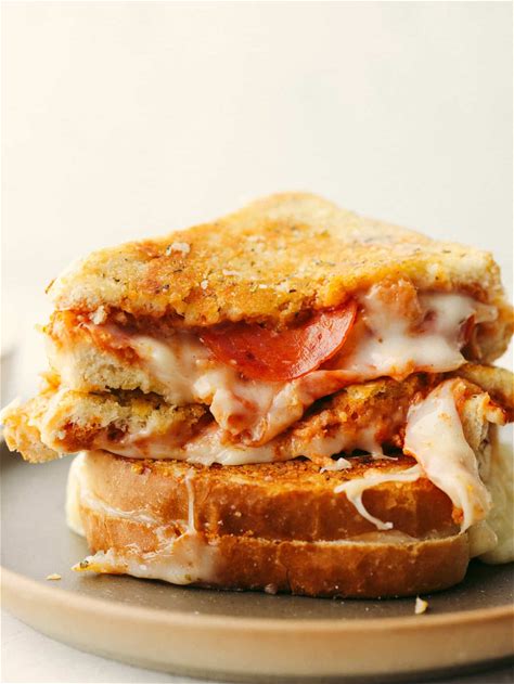 easy-pizza-grilled-cheese-recipe-the-recipe-critic image