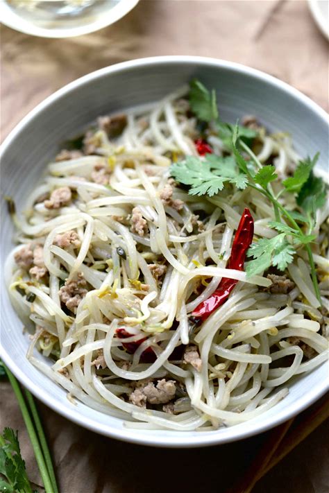 stir-fry-bean-sprouts-with-minced-pork-keto-gluten image